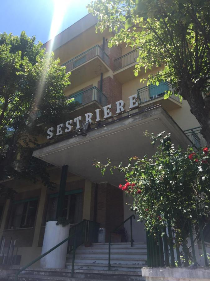 Hotel Sestriere Chianciano Terme Zewnętrze zdjęcie